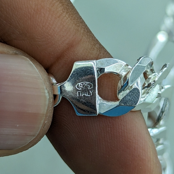 925 Sterling Silver Figaro Chain 10mm 24 inches - Picture 10 of 12